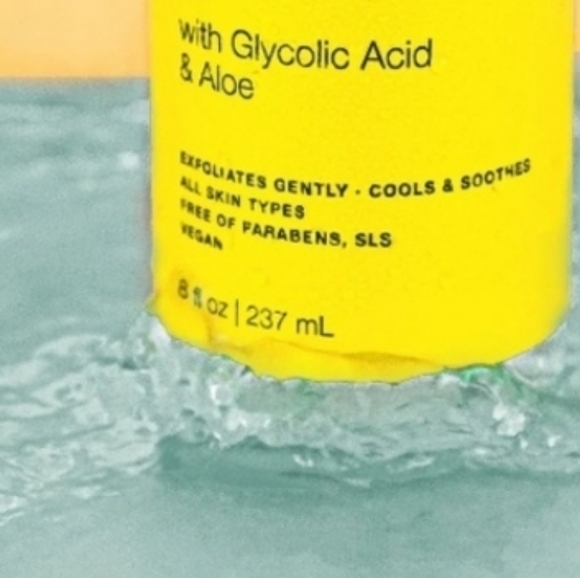 New 8 Oz Toning Facial Mist with Aloe Hello Beautiful - Picture 2 of 2